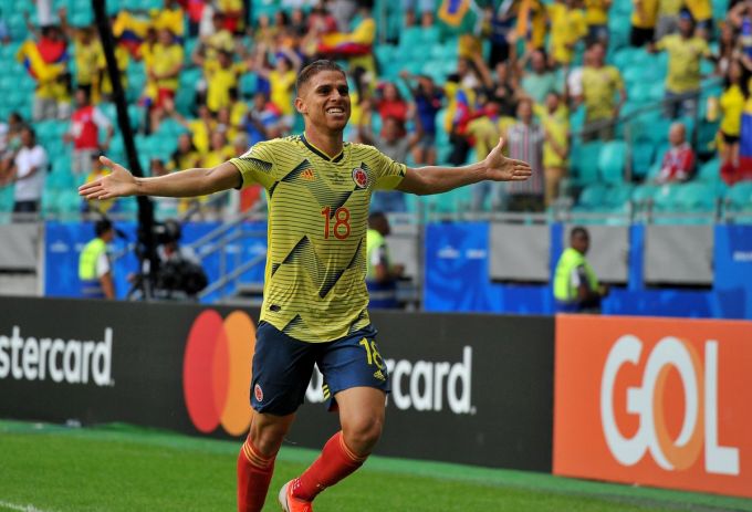 Colombia beat Paraguay 1-0 to top Group B